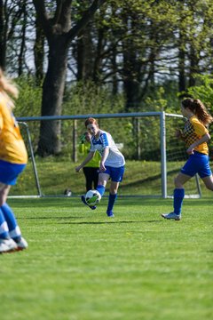 Bild 26 - B-Juniorinnen Bramstedter TS - SSV Hennstedt : Ergebnis: 3:7